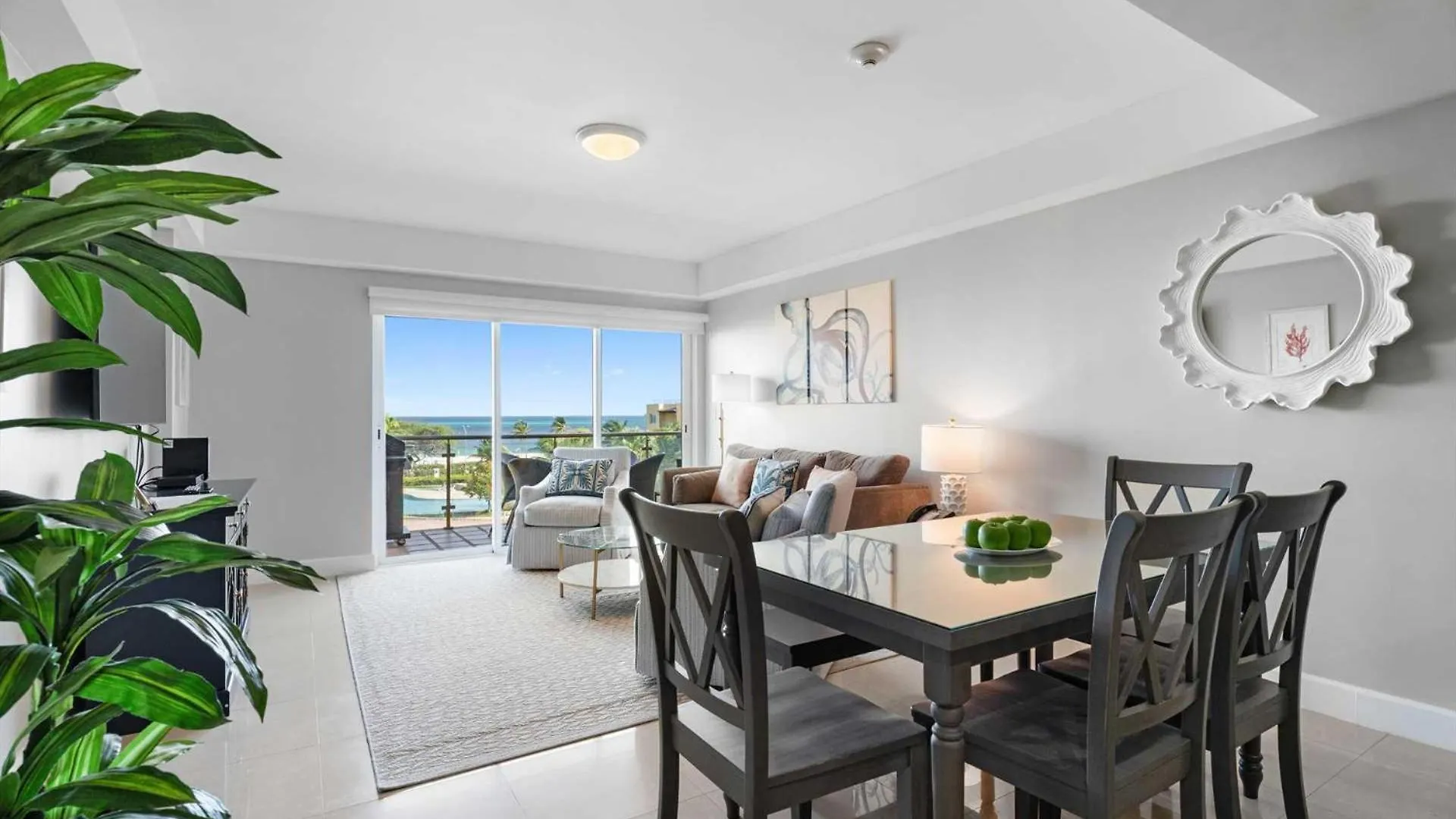 Beachfront - Amazing View 2Br Condo - A342 Palm Beach Holiday home